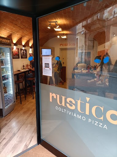 esempio reale: perchè sceglierli: coltivano pizza = trasparenza al 100% dei prodotti utilizzati, all' interno è presente una tv e dei post che mostrano la produzione delle loro materie prime